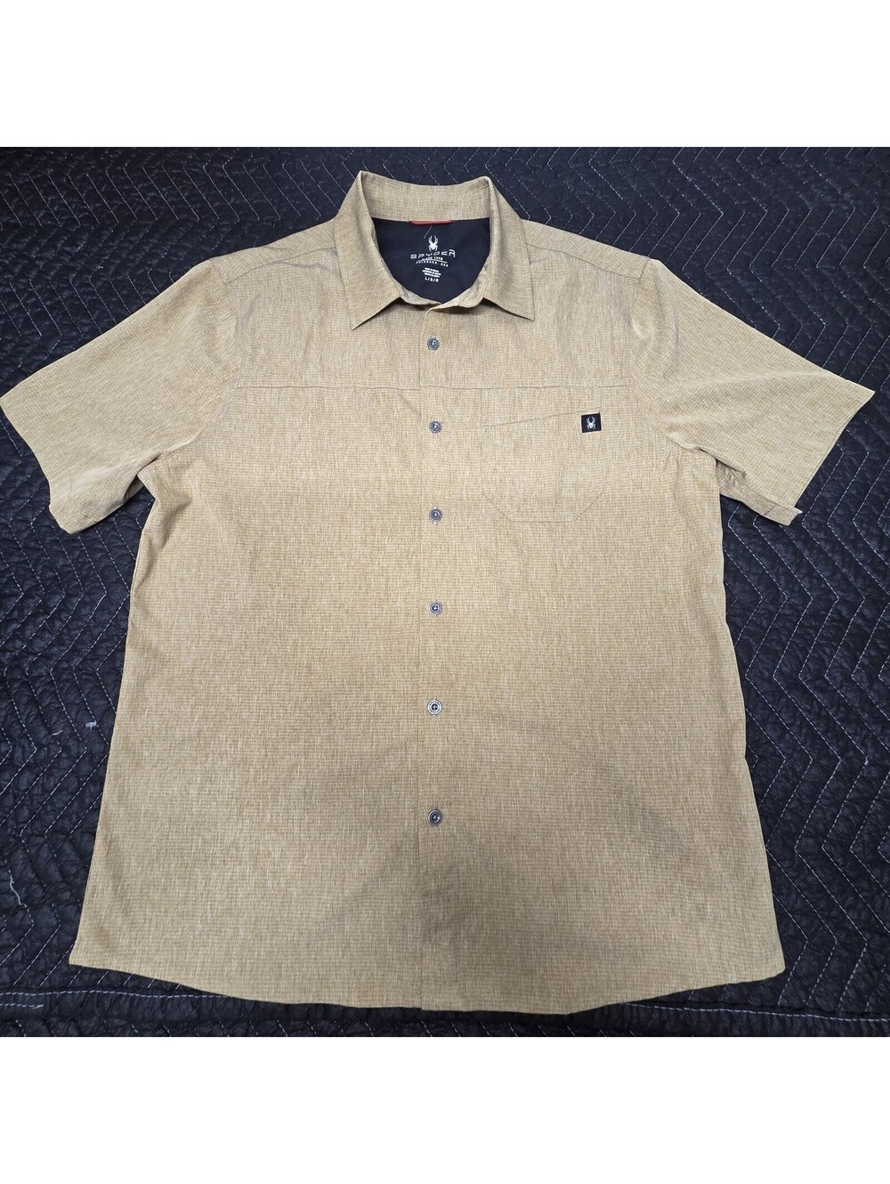 Spyder Men's Large Beige Solid Short Sleeve Button-Up Shirt